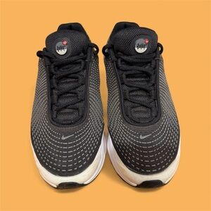 Nike Woman's Air Max DN - size 7